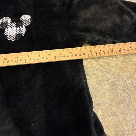 Disney children’s size large fleece pullover black - Picture 5 of 9